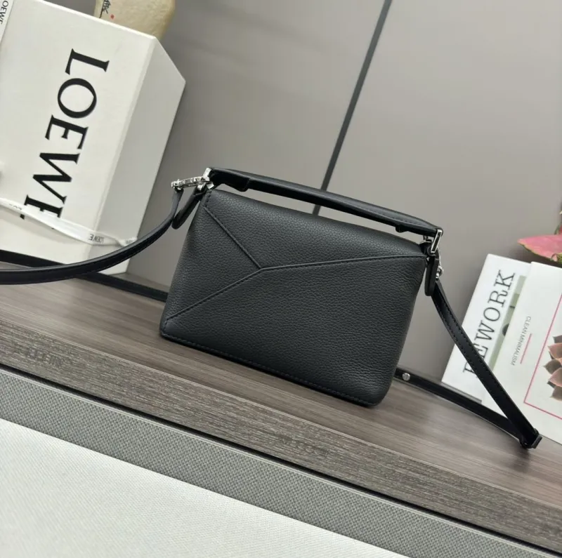 LOEWE Black Leather Crossbody Handbag 292 - Image 3