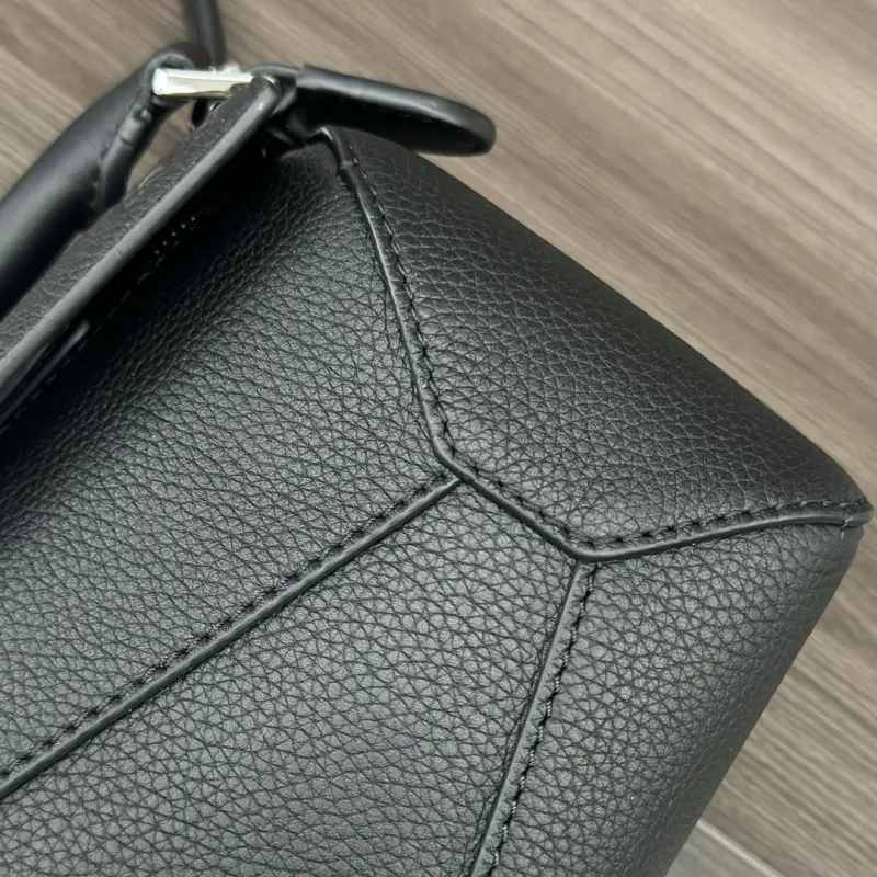 LOEWE Black Leather Crossbody Handbag 292 - Image 6