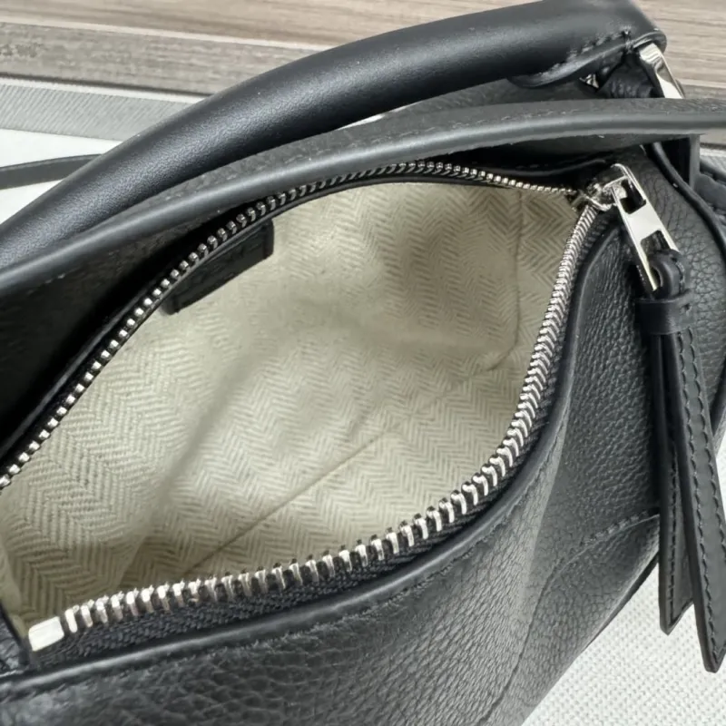 LOEWE Black Leather Crossbody Handbag 292 - Image 8