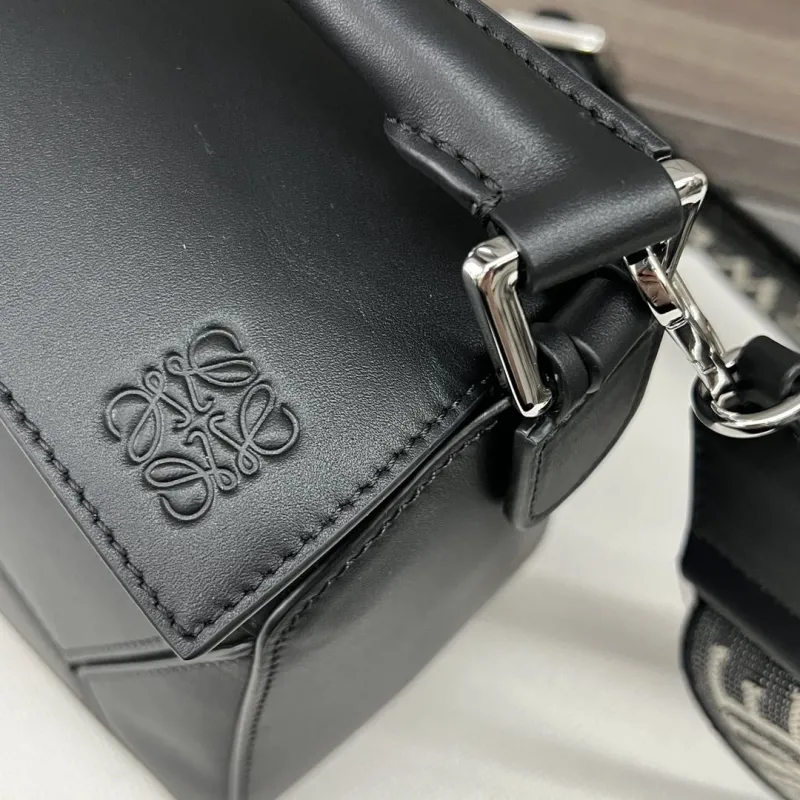 LOEWE Black Leather Crossbody Handbag 296 - Image 5