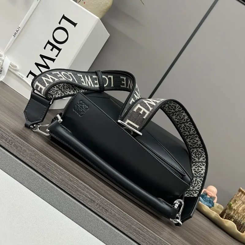 LOEWE Black Leather Crossbody Handbag 296 - Image 7