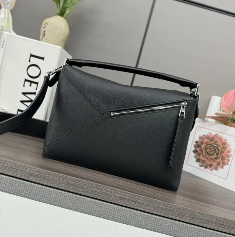 LOEWE Black Leather Handbag 306 - Image 3