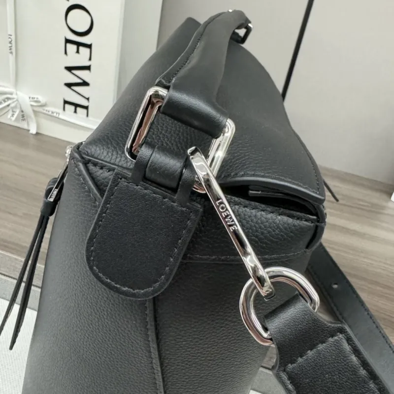 LOEWE Black Leather Handbag 306 - Image 7