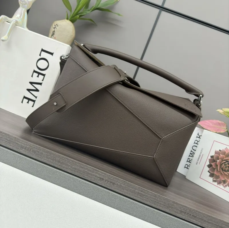 LOEWE Brown Handle Handbag 307