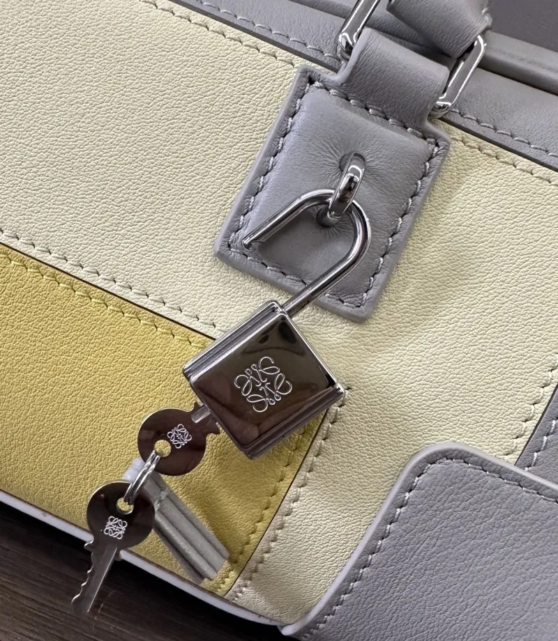 LOEWE 309 Gray Top Handle Leather Bag - Image 5