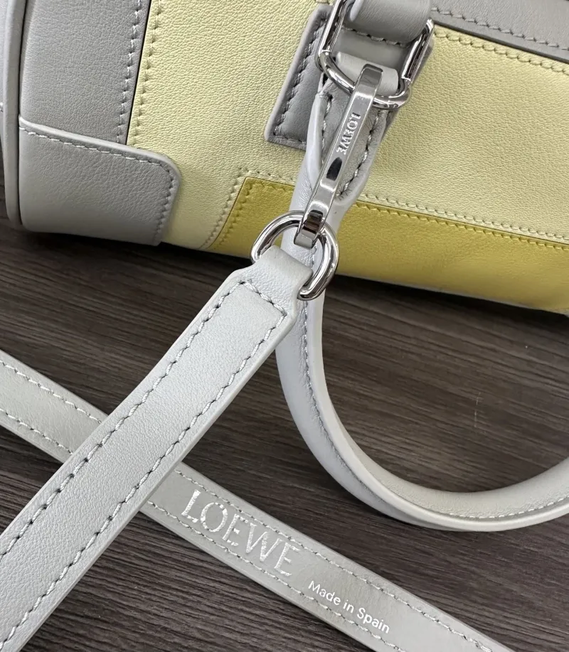 LOEWE 309 Gray Top Handle Leather Bag - Image 6