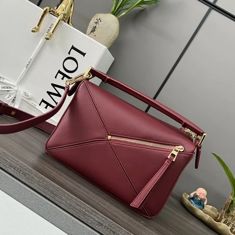 Loewe Burgundy Leather Crossbody Handbag 310 - Image 3