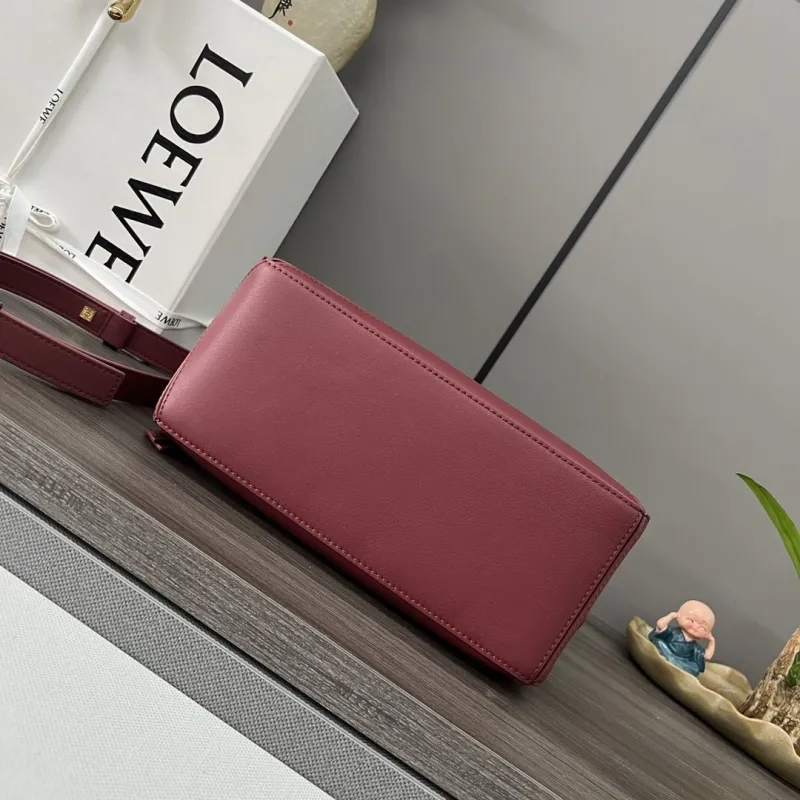 Loewe Burgundy Leather Crossbody Handbag 310 - Image 4