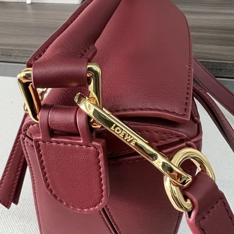 Loewe Burgundy Leather Crossbody Handbag 310 - Image 7