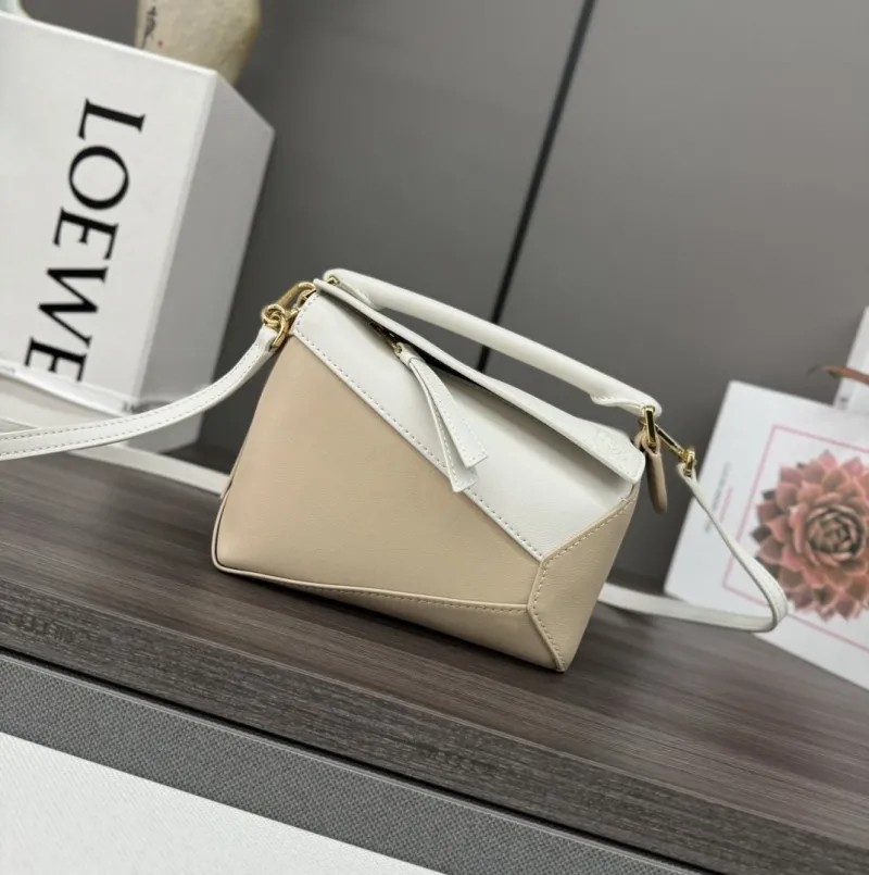 Loewe Beige White Crossbody Handbag 313