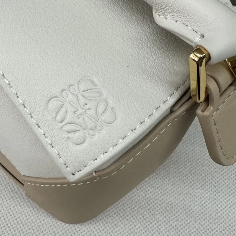 Loewe Beige White Crossbody Handbag 313 - Image 5