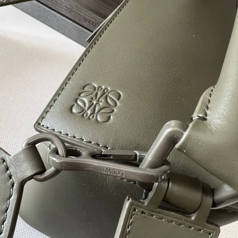 LOEWE Olive Green Puzzle Crossbody Handbag - Image 6