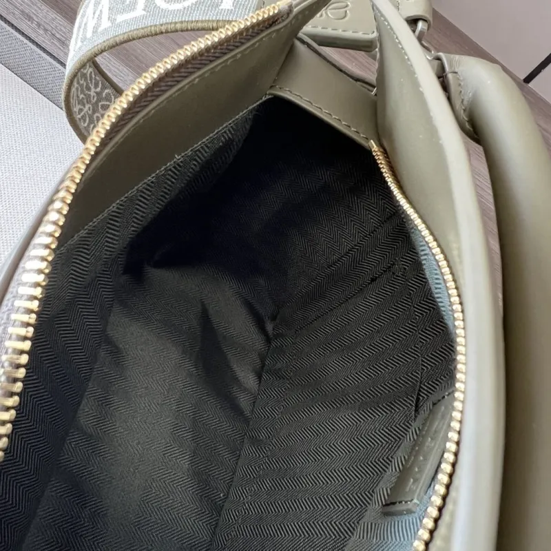 LOEWE Olive Green Puzzle Crossbody Handbag - Image 8