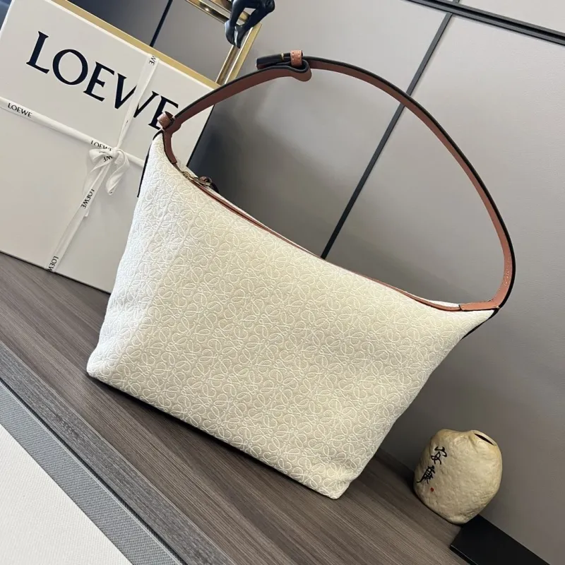 Loewe Cream Canvas Hobo Shoulder Bag - Image 3