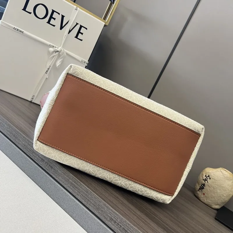 Loewe Cream Canvas Hobo Shoulder Bag - Image 4