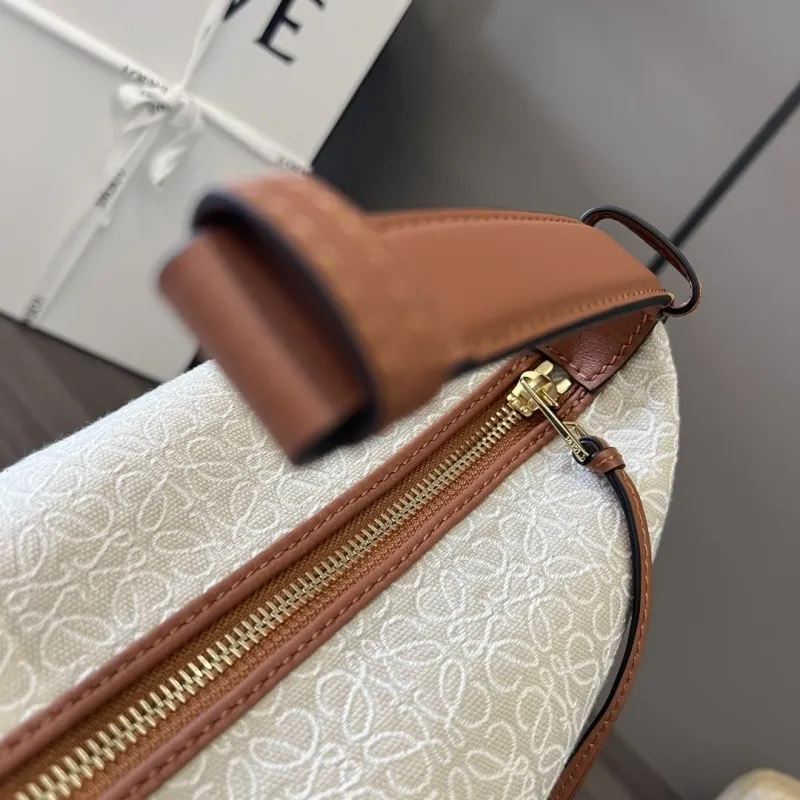 Loewe Cream Canvas Hobo Shoulder Bag - Image 8