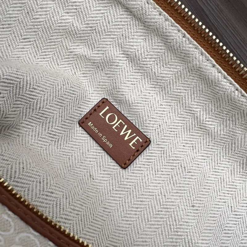 Loewe Cream Canvas Hobo Shoulder Bag - Image 9