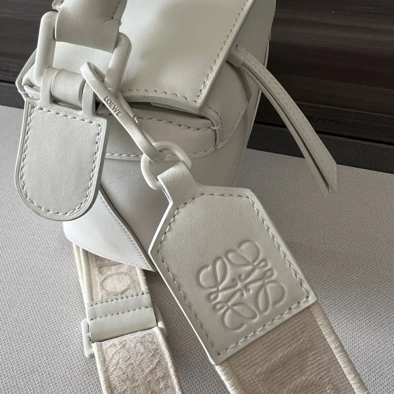Loewe White Leather Crossbody Handbag 323 - Image 5