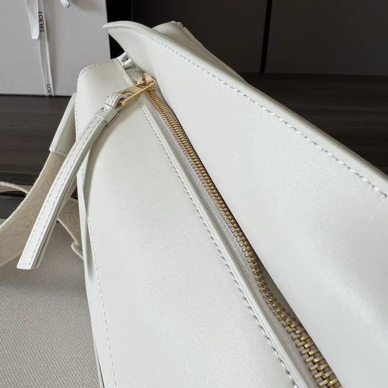 Loewe White Leather Crossbody Handbag 323 - Image 7