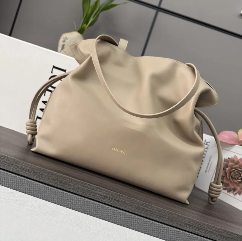 LOEWE Beige Leather Shoulder Bag 324