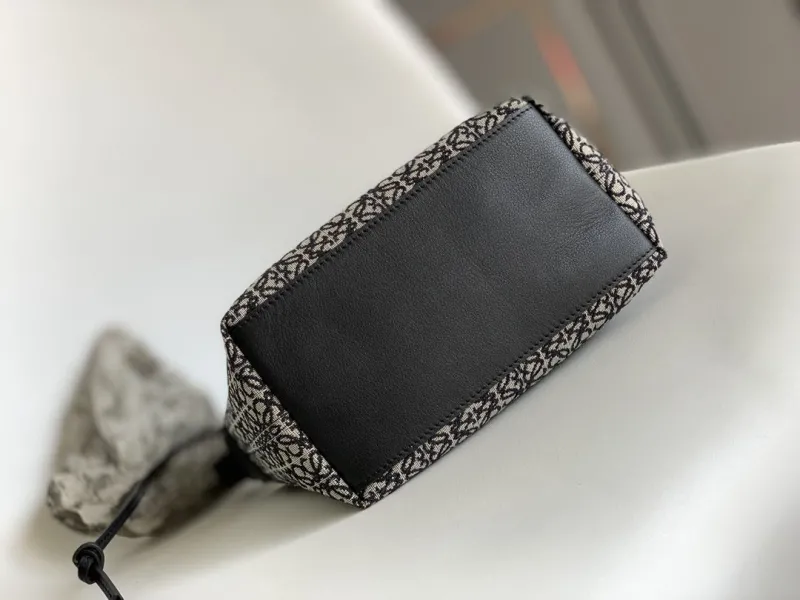 Loewe Anagram Jacquard Shoulder Bag 326 - Image 4