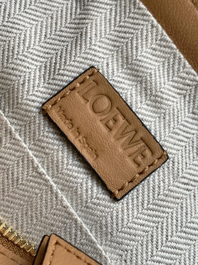 LOEWE Tan Puzzle Hobo Shoulder Bag 336 - Image 9