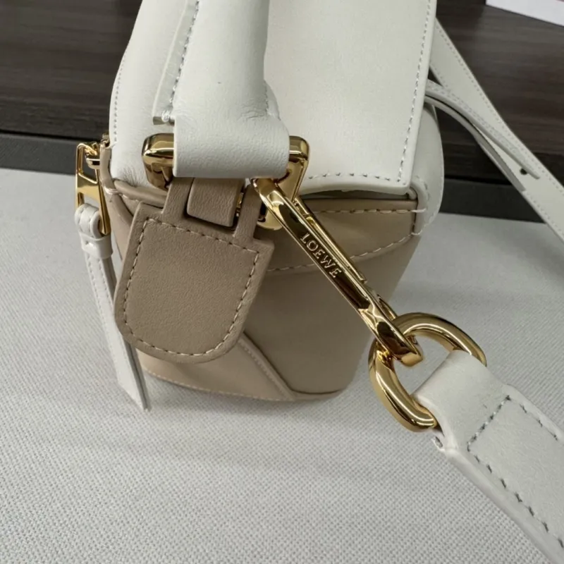Loewe Beige White Leather Crossbody Handbag 341 - Image 5