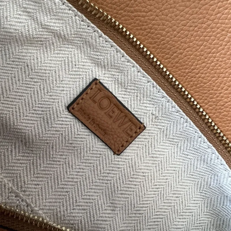 Loewe Tan Leather Handbag 343 - Image 9