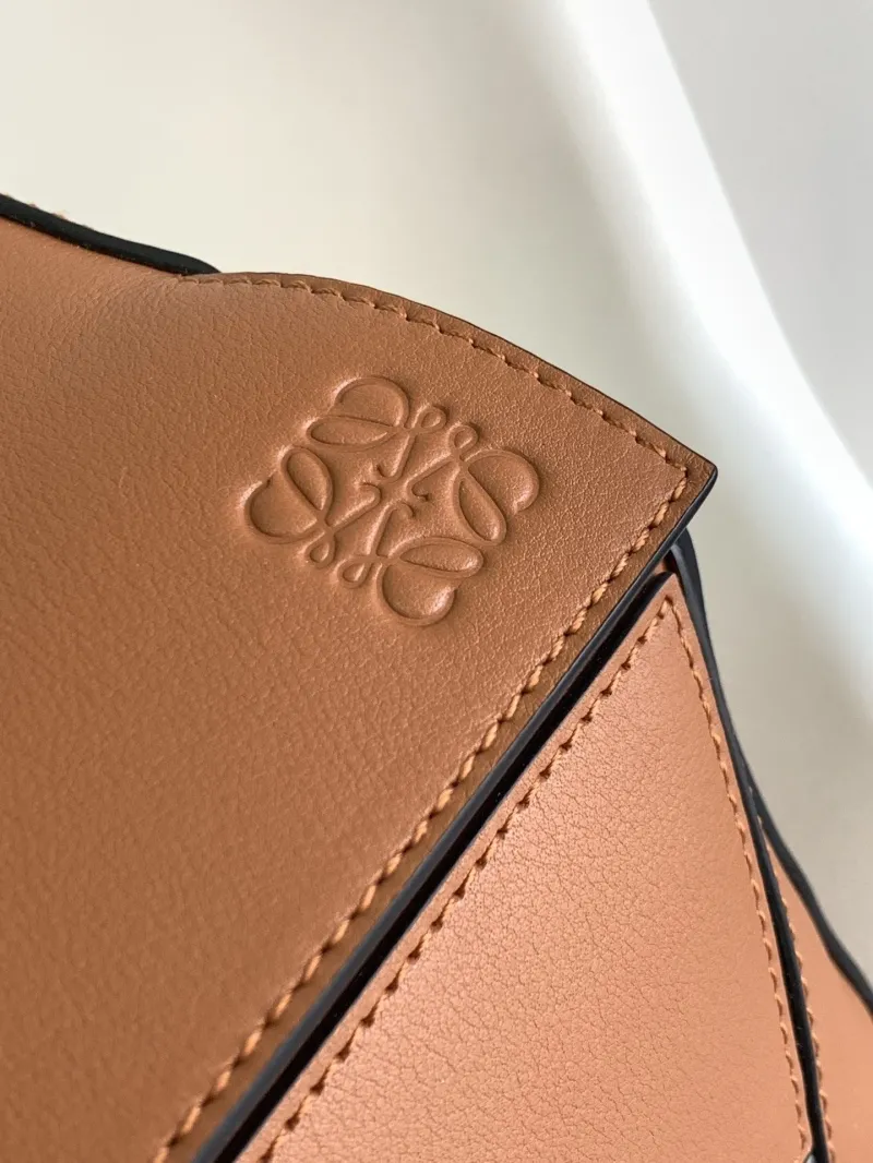 Loewe Tan Leather Sling Bag - Image 4