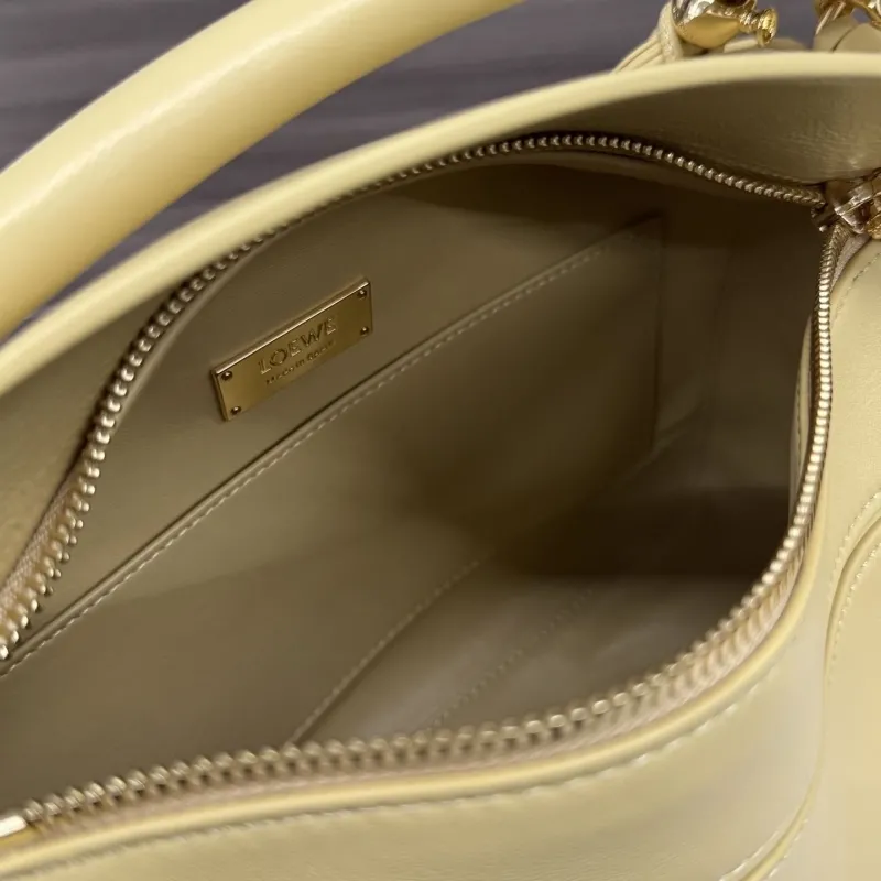 LOEWE Pale Yellow Leather Shoulder Handbag - Image 8