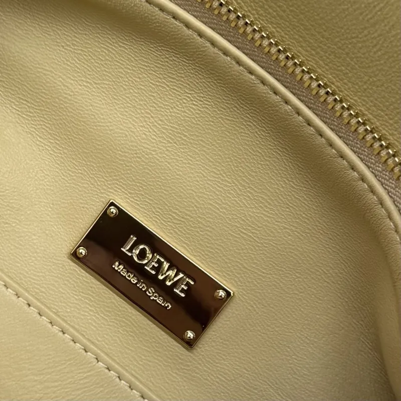 LOEWE Pale Yellow Leather Shoulder Handbag - Image 9