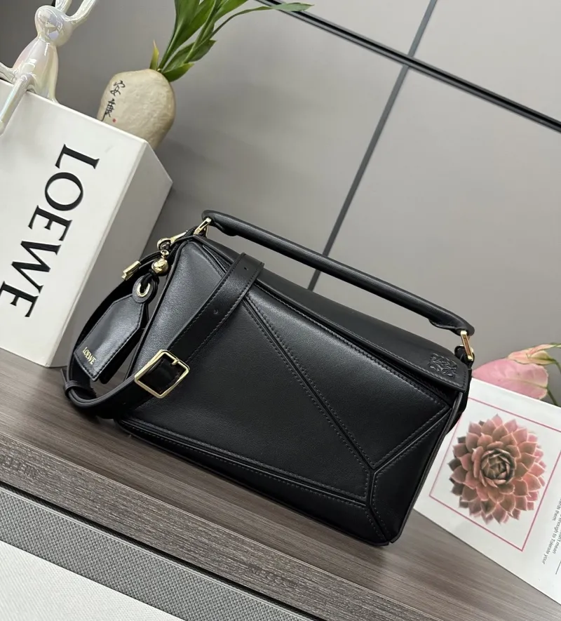 Loewe Black Leather Crossbody Handbag 364