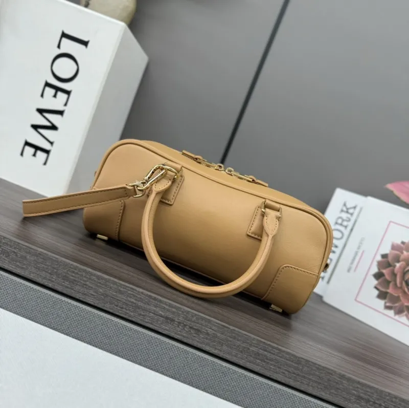 Loewe Tan Leather Crossbody Handbag 376 - Image 3