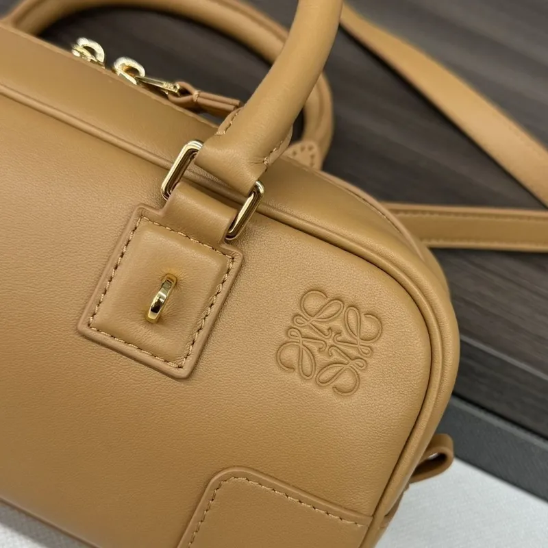 Loewe Tan Leather Crossbody Handbag 376 - Image 6