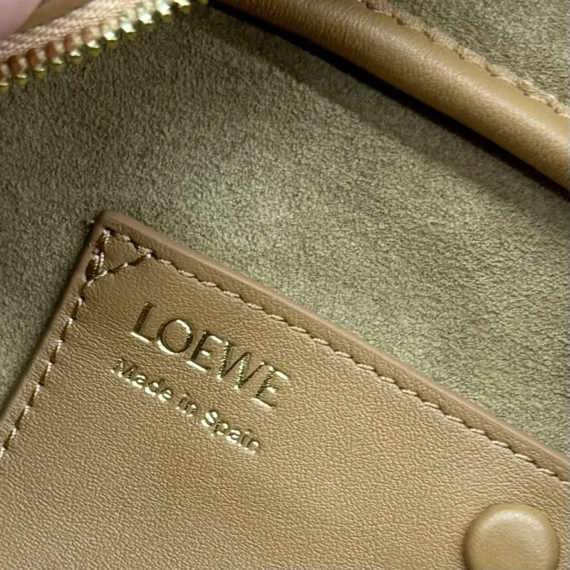 Loewe Tan Leather Crossbody Handbag 376 - Image 9