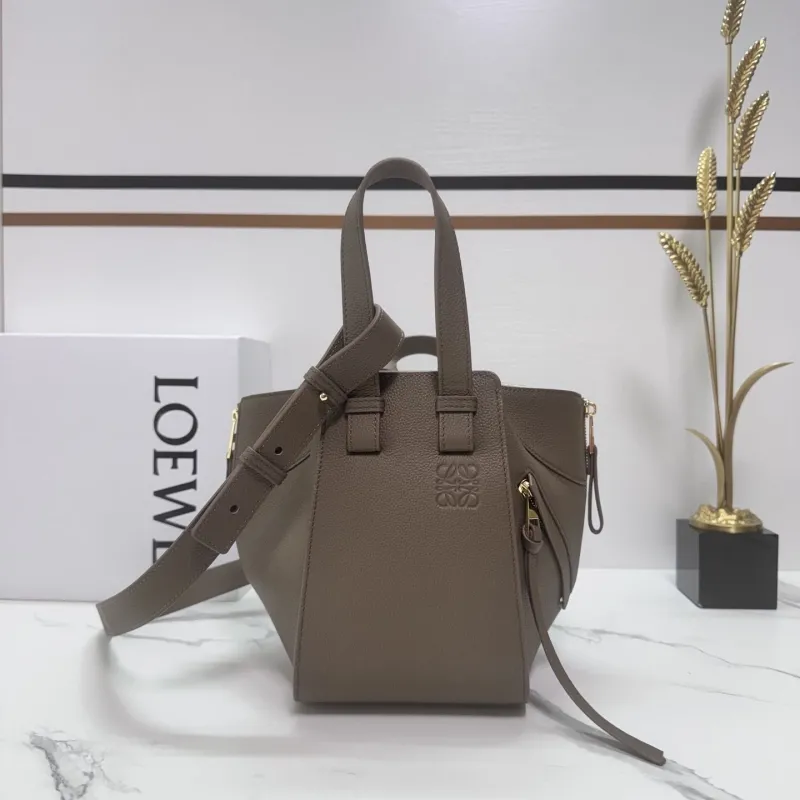 LOEWE Taupe Leather Handbag 378