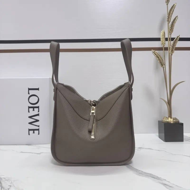 LOEWE Taupe Leather Handbag 378 - Image 3