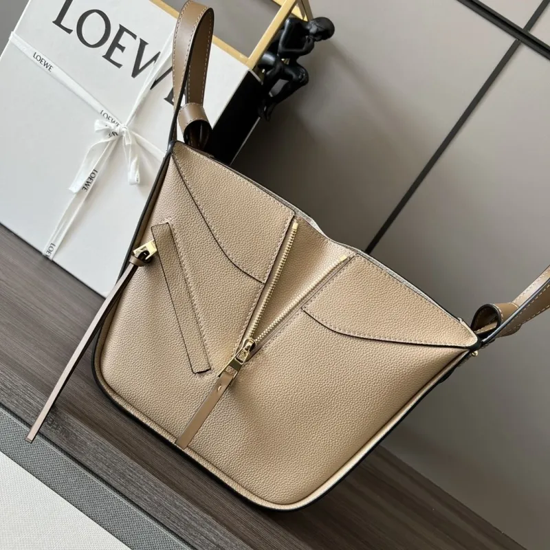 Loewe Beige Leather Crossbody Handbag 382 - Image 3