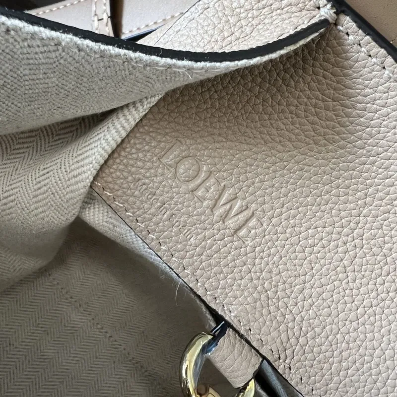 Loewe Beige Leather Crossbody Handbag 382 - Image 9