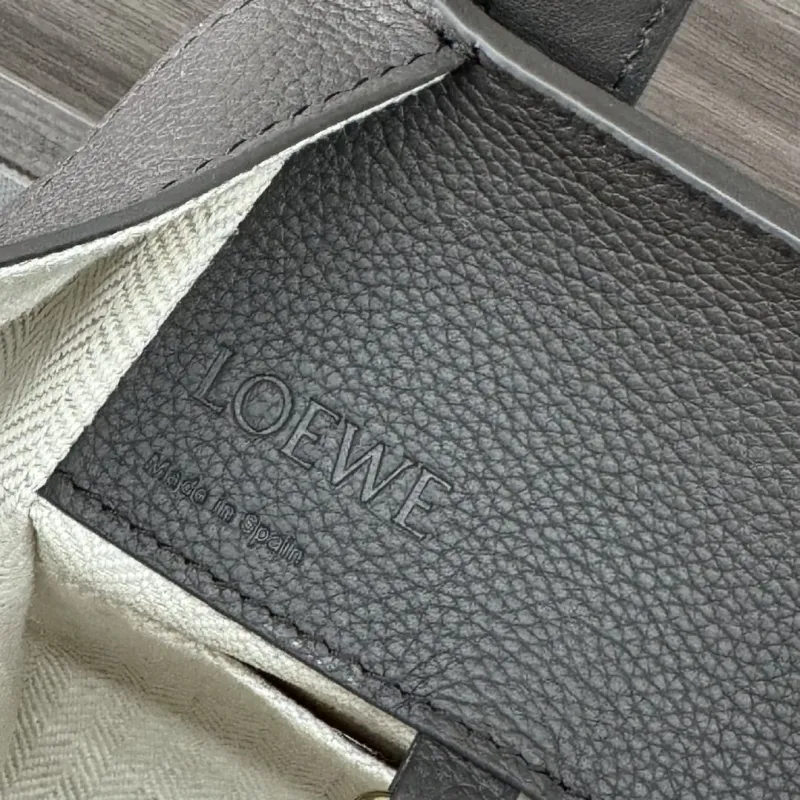 Loewe Gray Leather Handbag 385 - Image 9