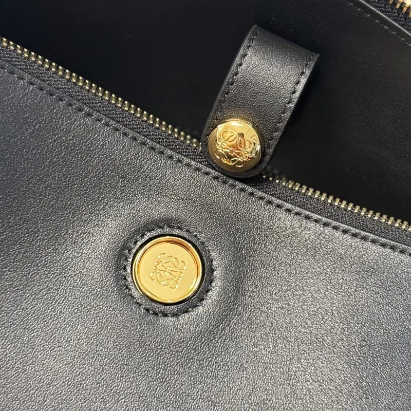 LOEWE Black Leather Shoulder Handbag - Image 7