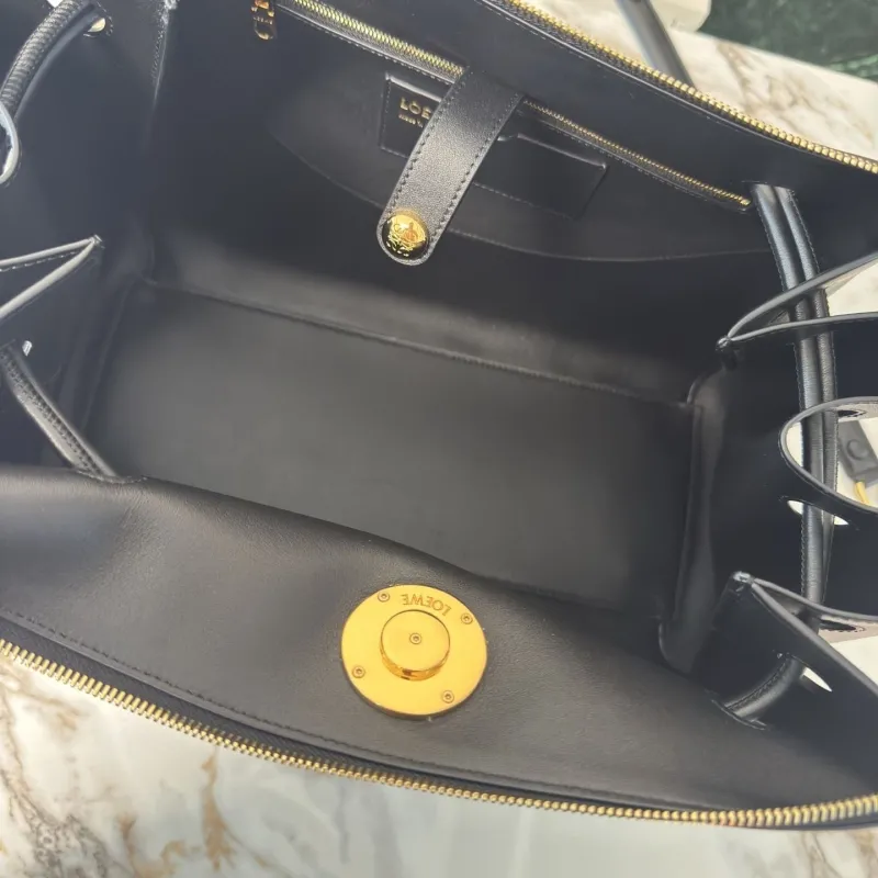 LOEWE Black Leather Shoulder Handbag - Image 8