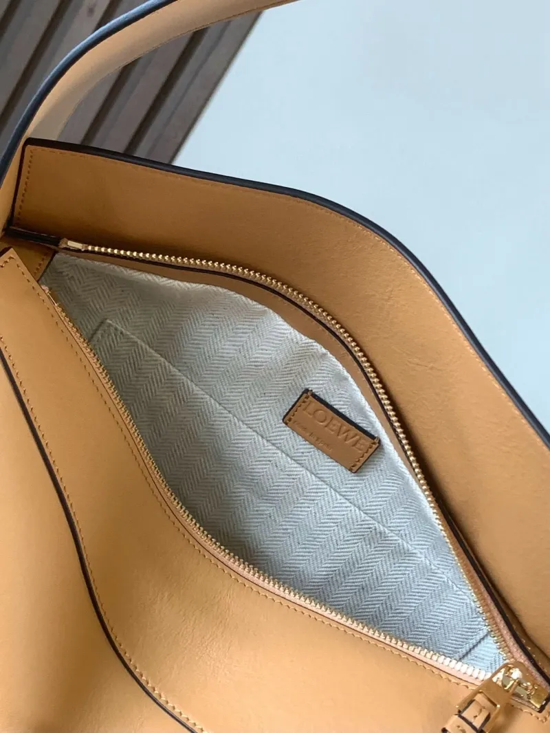 Loewe Tan Leather Shoulder Bag 412 - Image 7
