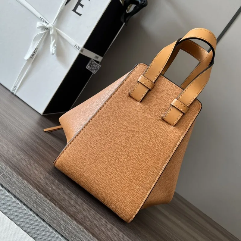 Loewe Tan Leather Small Crossbody Handbag - Image 4