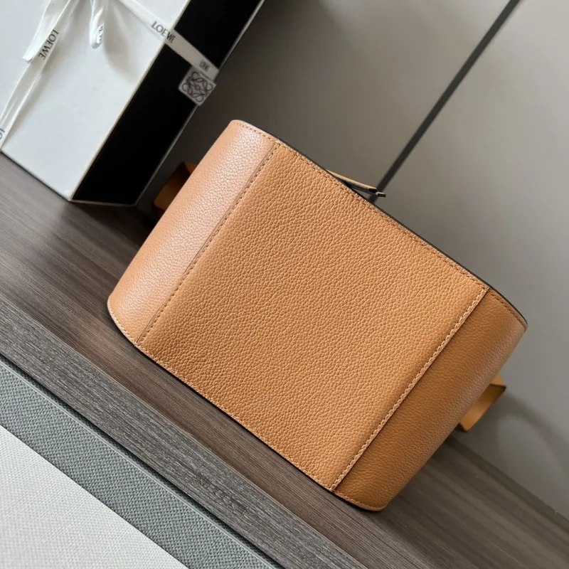 Loewe Tan Leather Small Crossbody Handbag - Image 6