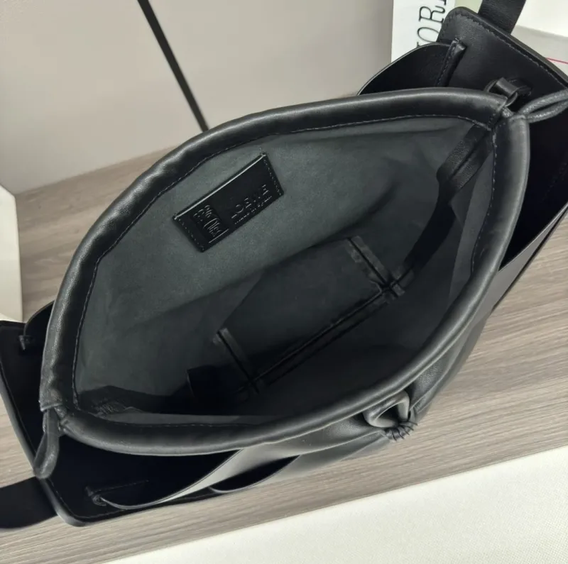 Loewe Black Leather Crossbody Bucket Handbag - Image 8