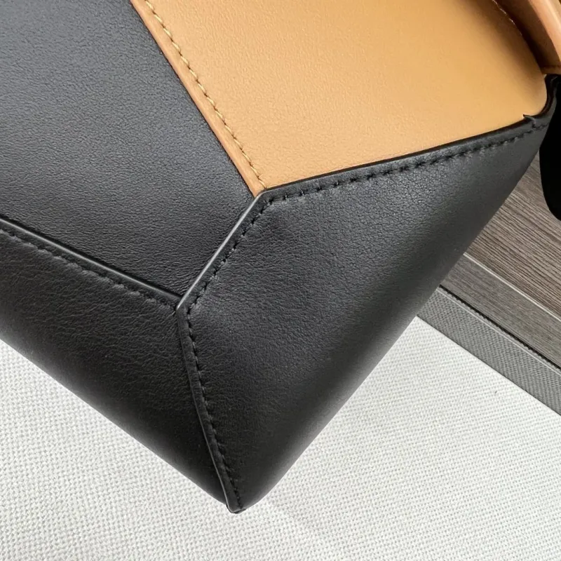 LOEWE Black and Tan Leather Crossbody Handbag 441 - Image 6