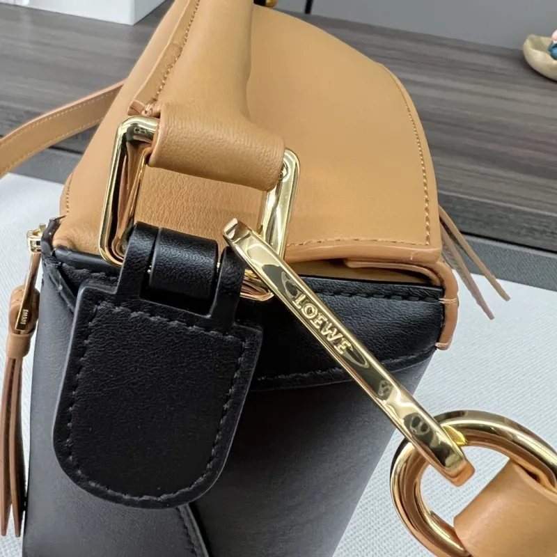 LOEWE Black and Tan Leather Crossbody Handbag 441 - Image 7