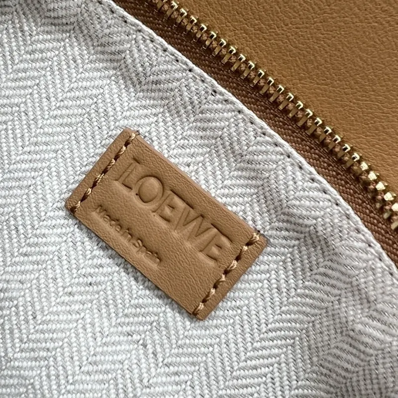 LOEWE Black and Tan Leather Crossbody Handbag 441 - Image 8