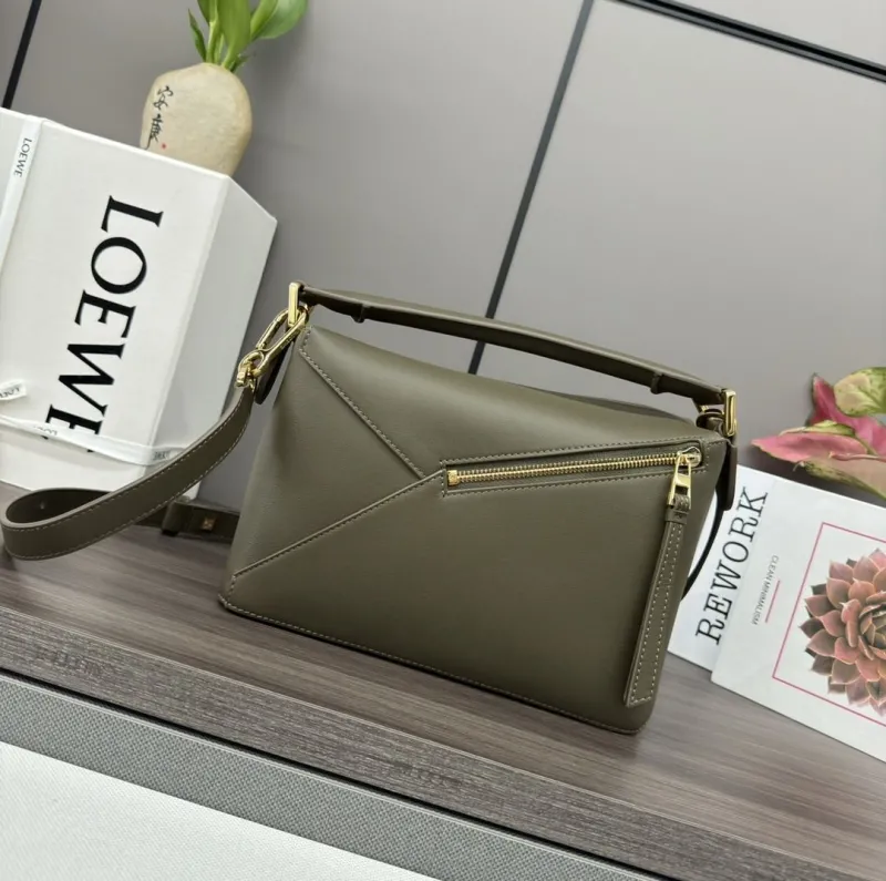 Loewe Olive Green Leather Crossbody Handbag 446 - Image 3